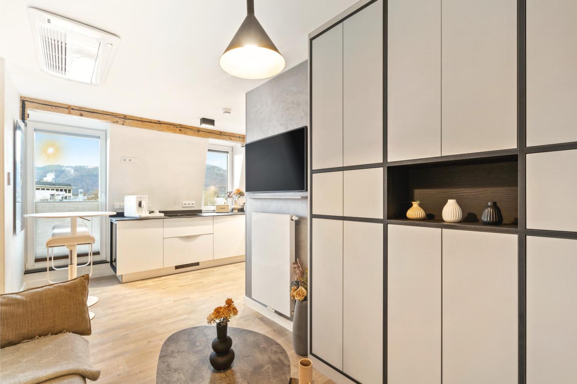 Modern Elegance In Historical City Center Трир Экстерьер фото