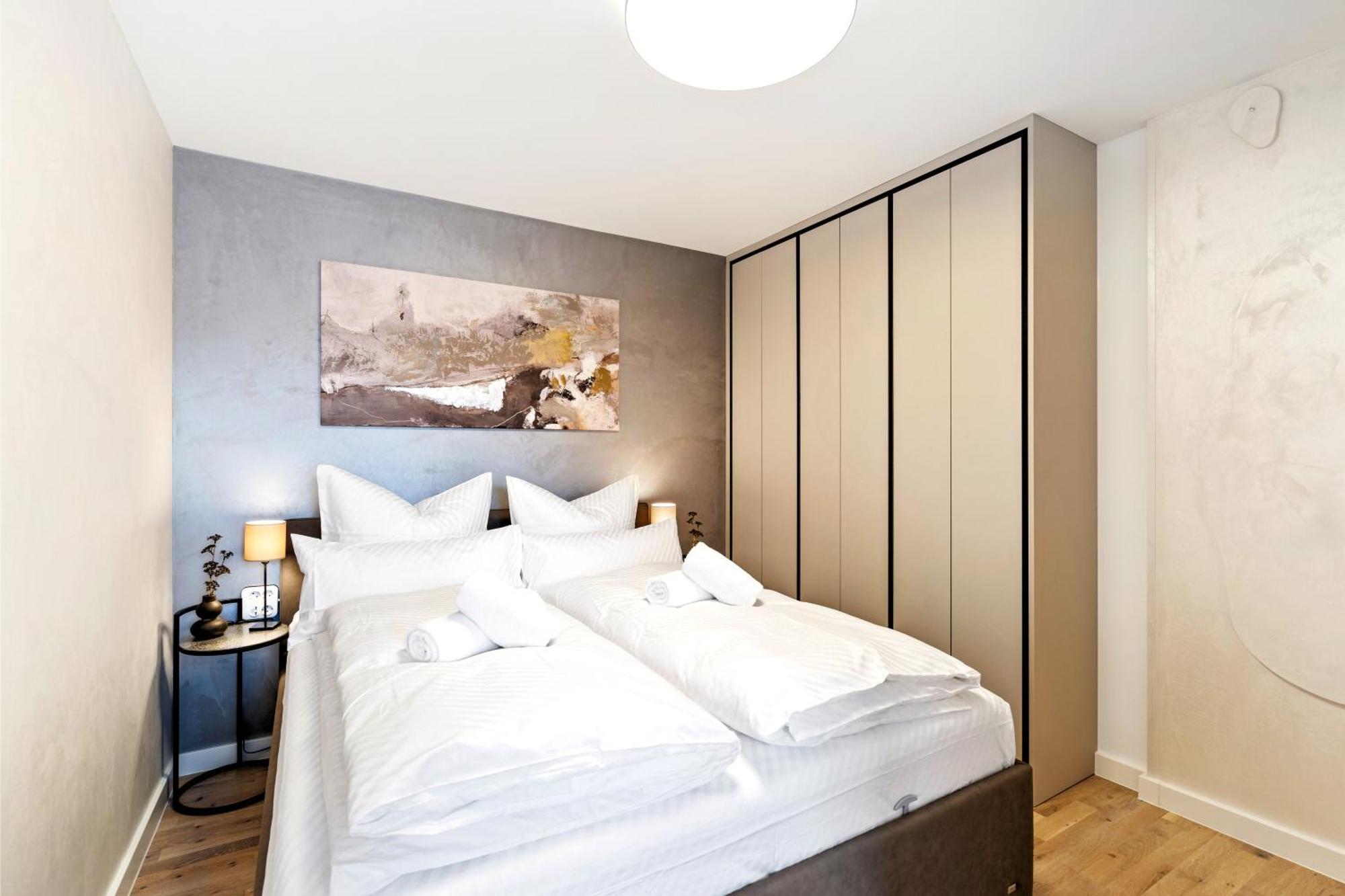 Modern Elegance In Historical City Center Трир Экстерьер фото